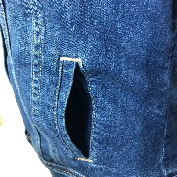 Old Navy Denim Jacket Cropped Small Pockets - Picture 3 of 8